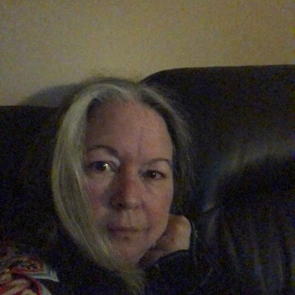 Meet your Posher, Sandra - Picture 1 of 1